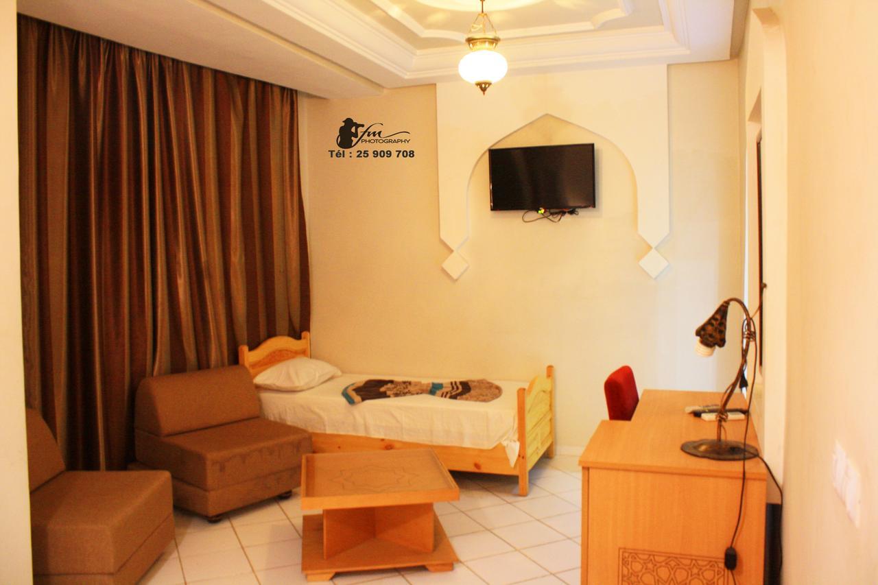 Hotel Saheb Ettabaa Tunis Exterior photo